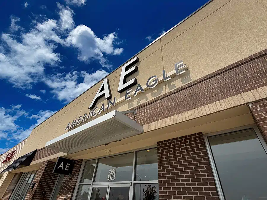 American Eagle Storefront Horizontal