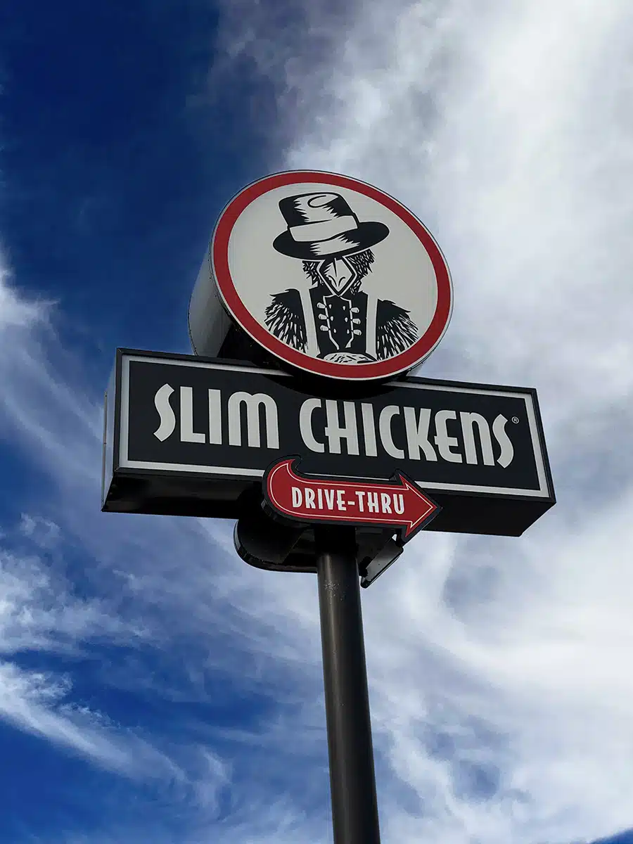 Slim Chickens Monument Sign